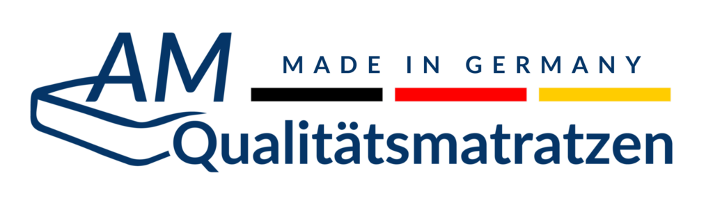 Logo der Marke AM für Qualitätsmatratzen, mit dem Slogan "Made in Germany" in blauer Schrift.