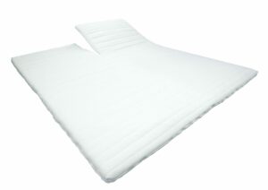 Split-surmatelas confortable en blanc, piqué, pour une adaptation individuelle et un meilleur confort de sommeil.