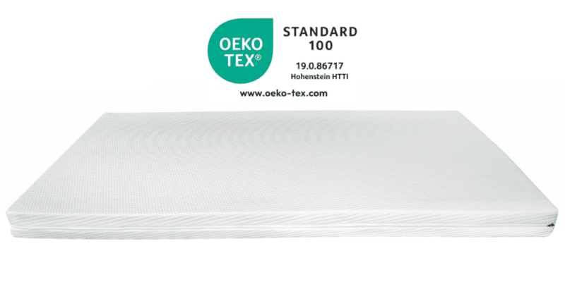 Weiße Babymatratze mit Oeko-Tex Standard 100, atmungsaktiv und schadstoffgeprüft.