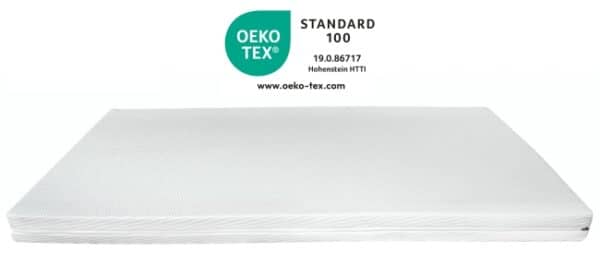 Babymatratze in Weiß, mit Öko-Tex Standard 100 Zertifizierung, atmungsaktives Material, ideal für sicheren Schlaf.