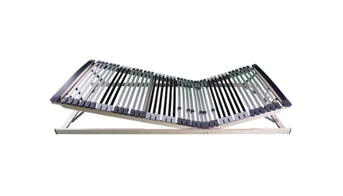 Lattenrost aus Holz mit verstellbarem Kopf- und Fußbereich, stabiler Rahmen, geeignet für verschiedene Matratzenarten.