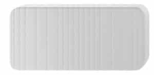 Weiche, weiße Matratze mit vier abgerundeten Ecken und gestreifter Oberfläche